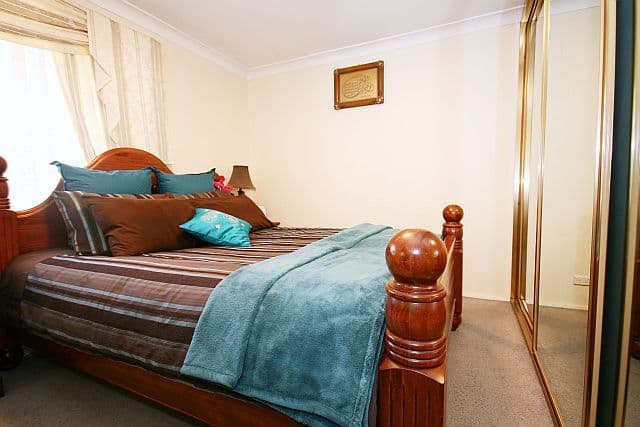 10 Lurnea Avenue, GEORGES HALL NSW 2198, Georges Hall - Thumbnail 4