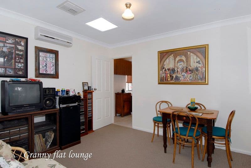 22 Waikiki Road, SAFETY BAY WA 6169, Safety Bay - Thumbnail 2