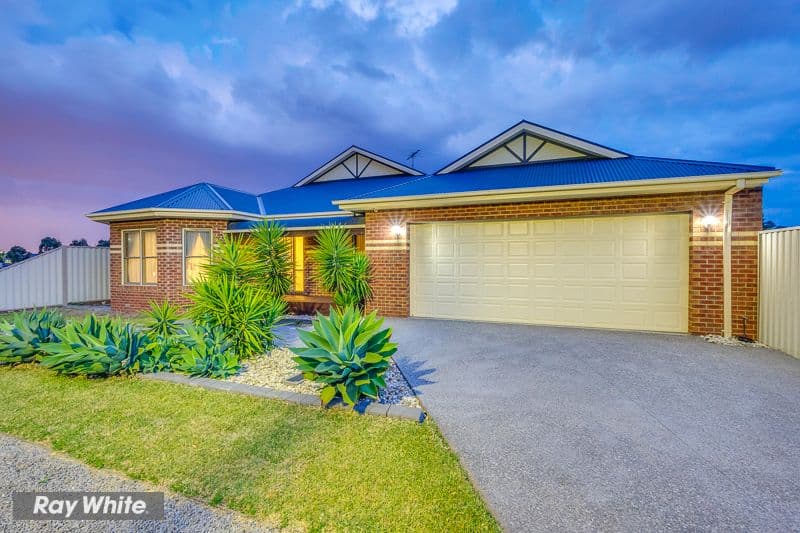 35 Cheviot Drive, Truganina VIC 3029, Truganina - Thumbnail 2