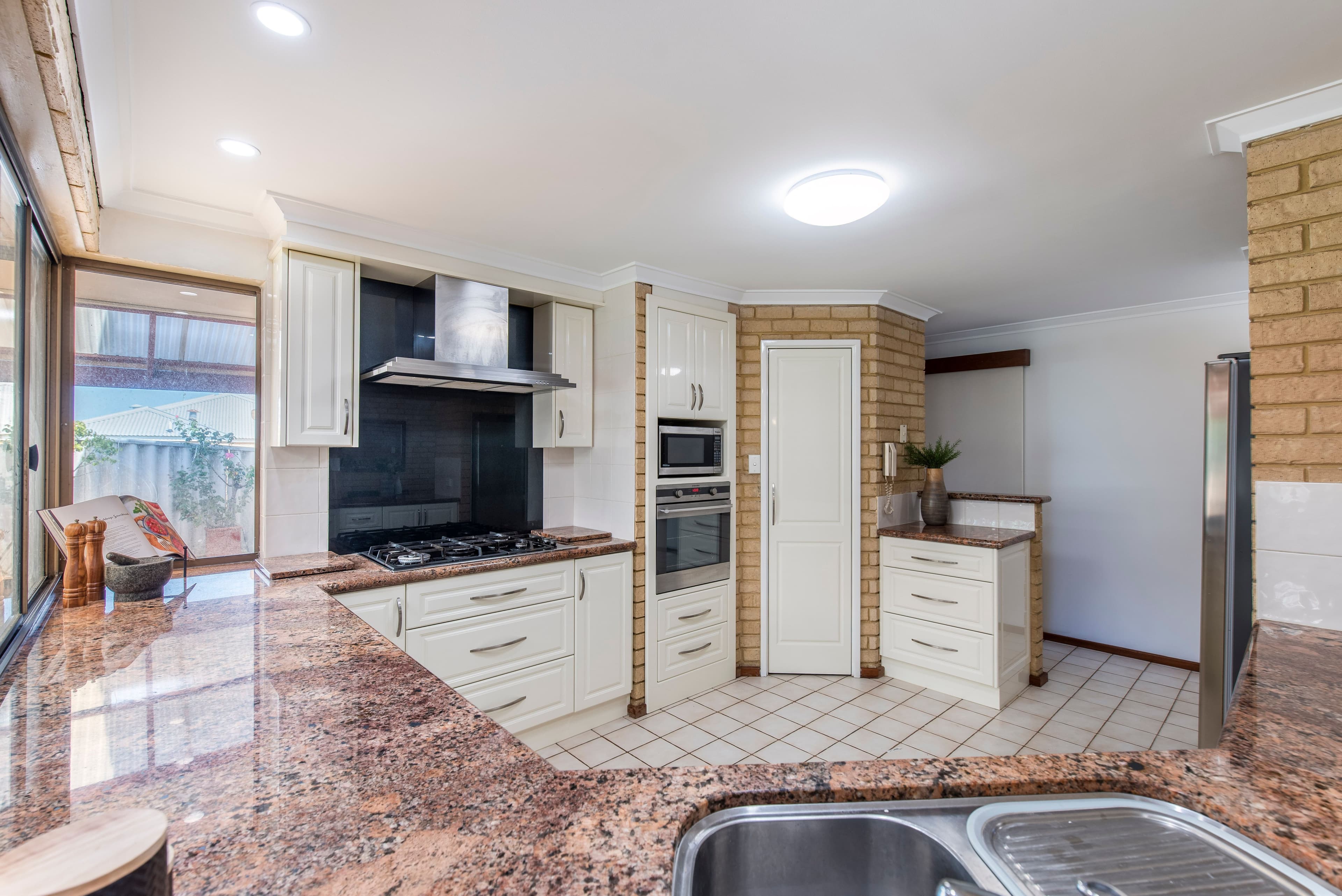6 Holbrook Gardens, Carine WA 6020, Carine - Thumbnail 4