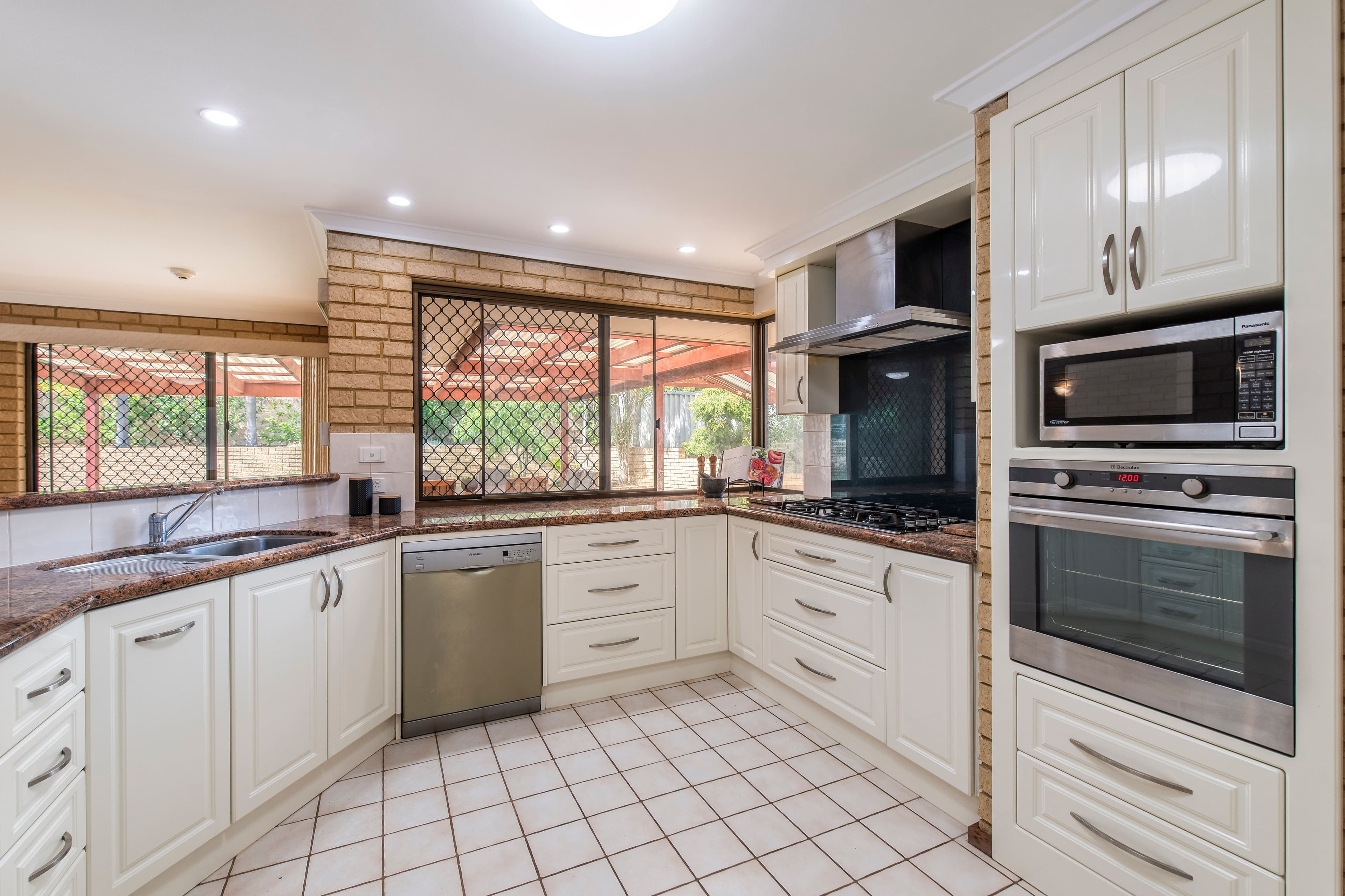 6 Holbrook Gardens, Carine WA 6020, Carine - Thumbnail 5