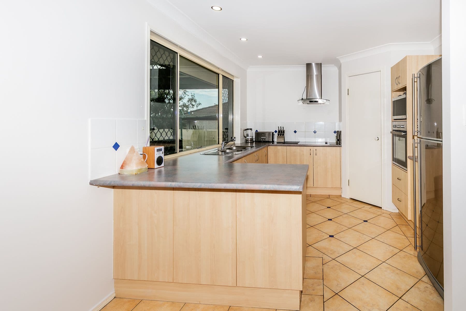 4 Holly Crescent, Windaroo QLD 4207, Windaroo - Thumbnail 5