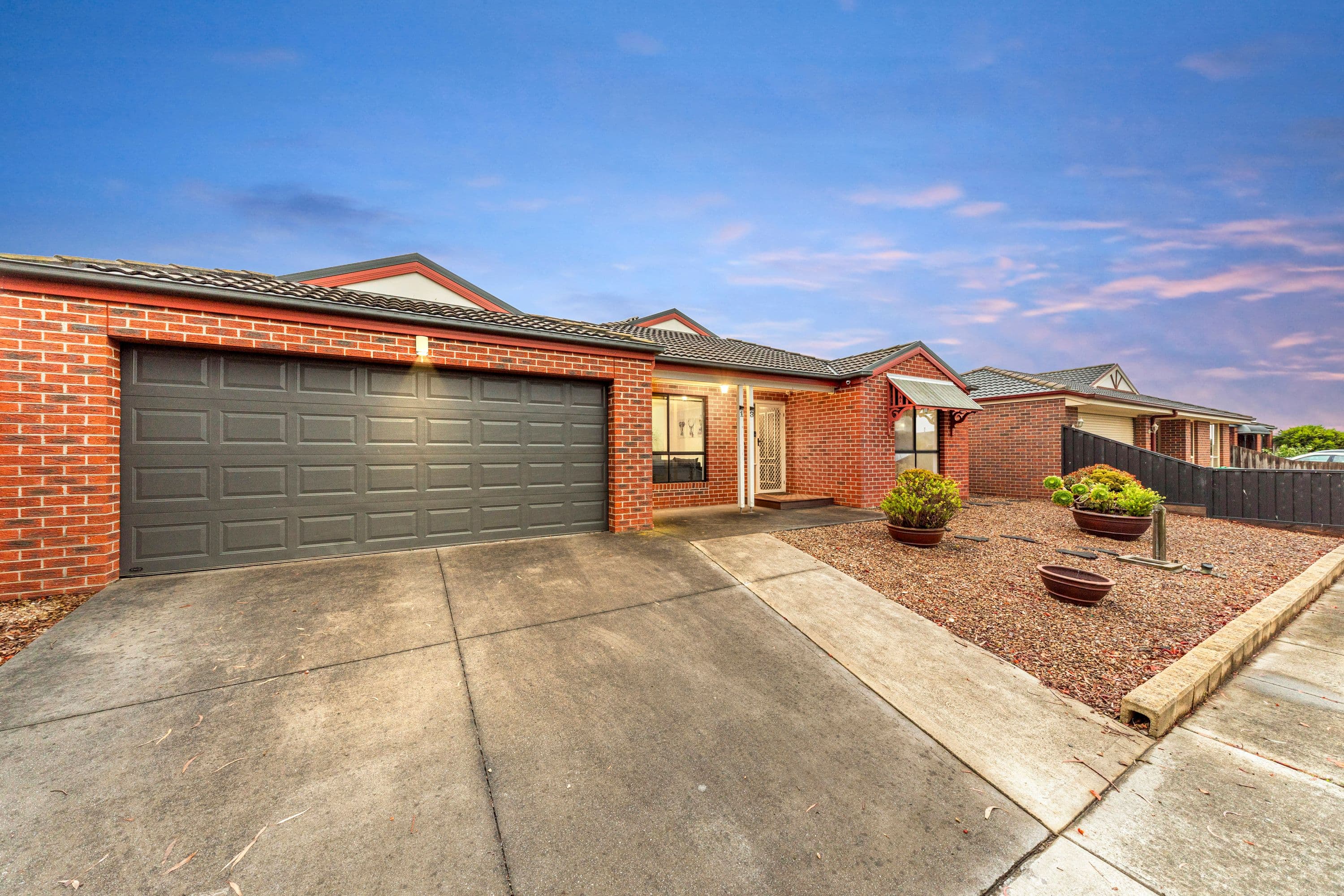 13 Licodia Drive, Pakenham VIC 3810, Pakenham - Thumbnail 2