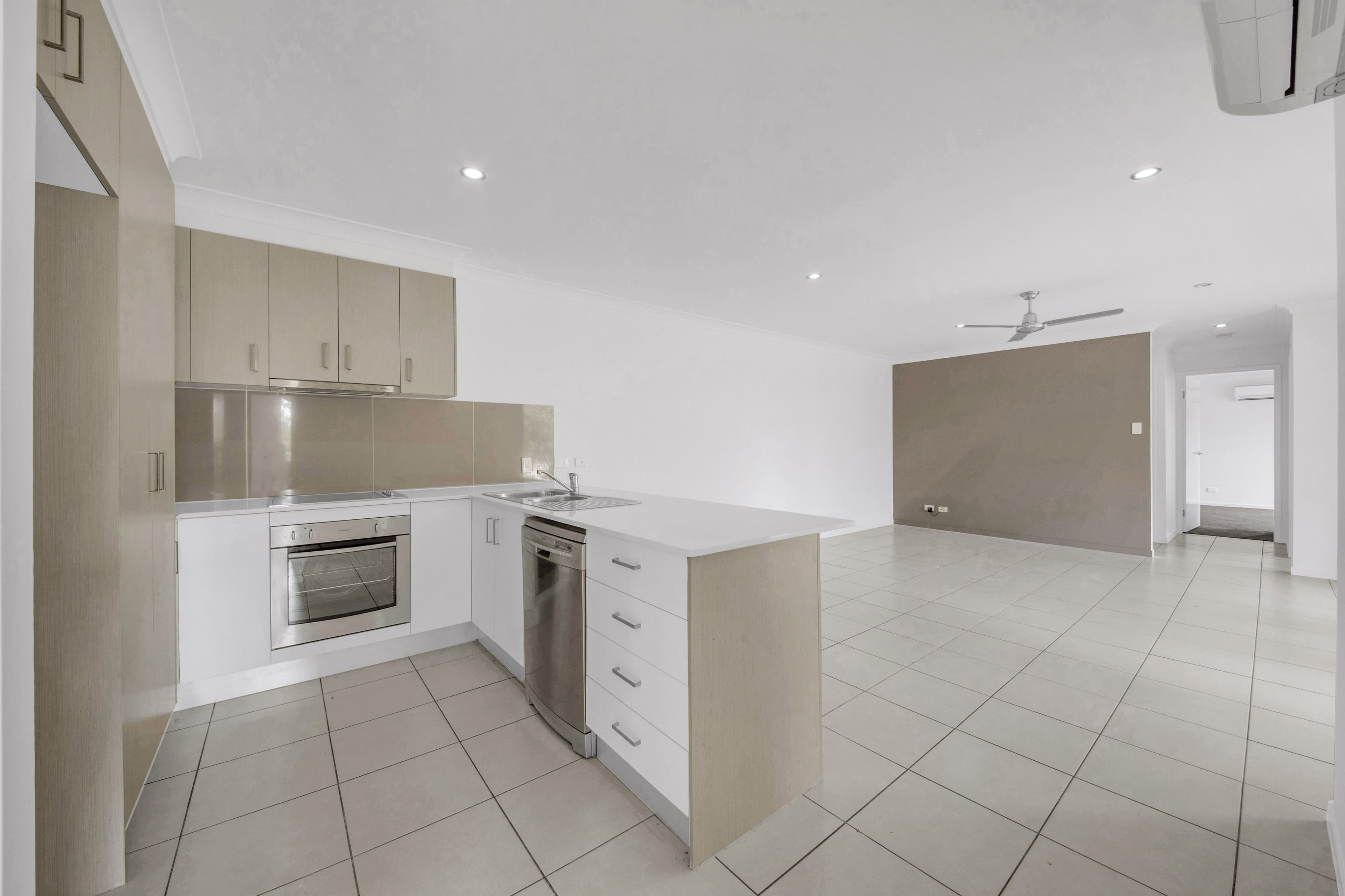 32 Seagull Boulevard, Kirkwood QLD 4680, Kirkwood - Thumbnail 4