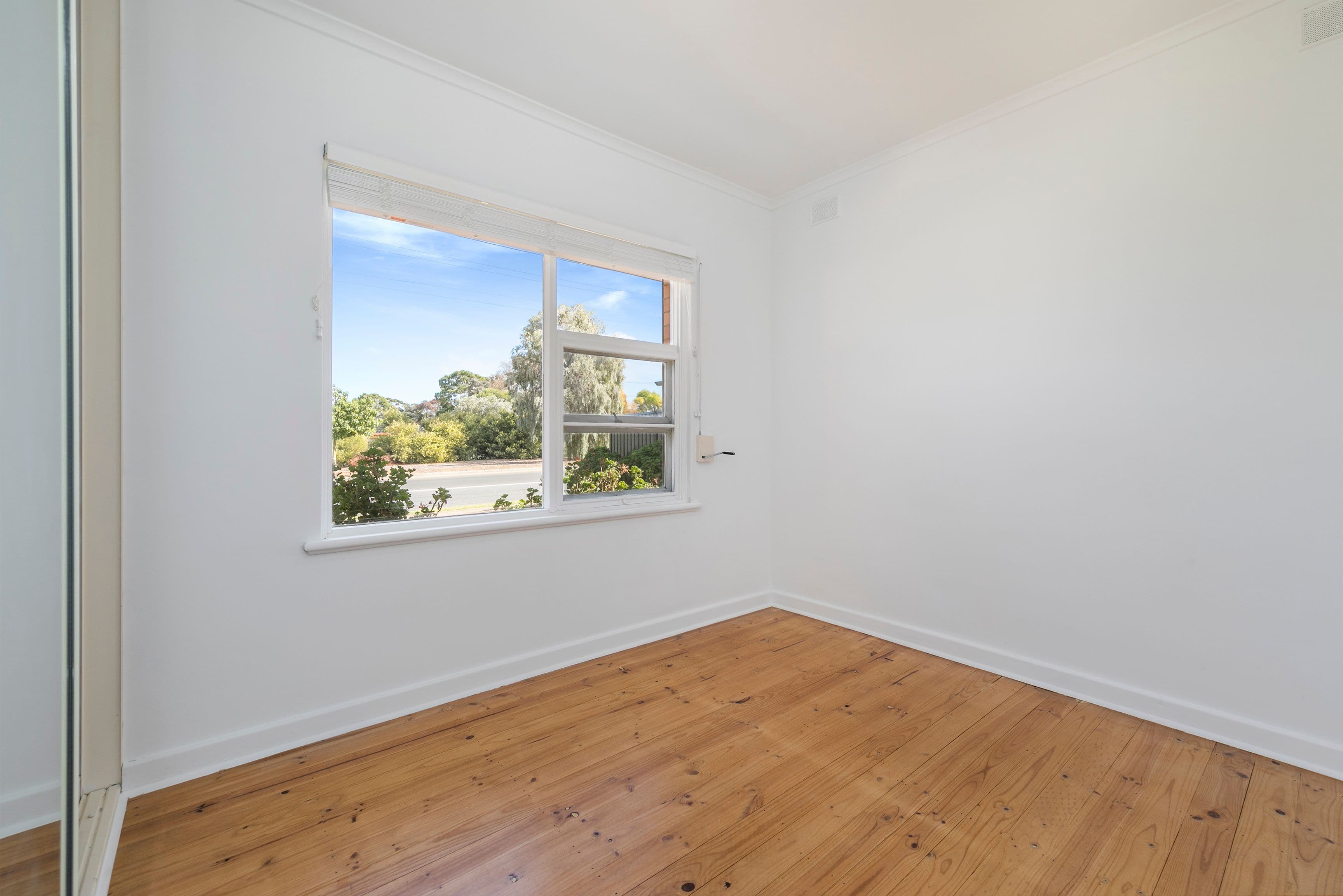 104 Nelson Road, Valley View SA 5093, Valley View - Thumbnail 4