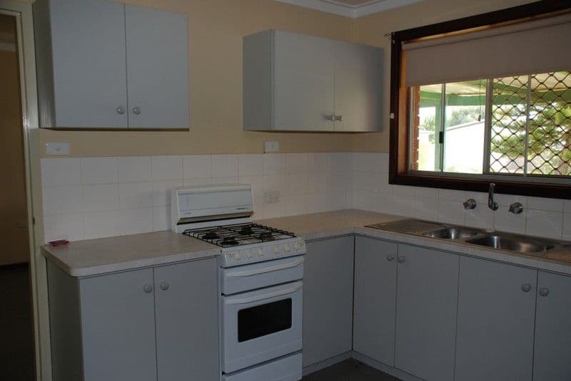 6 Bower Street, JURIEN BAY WA 6516, Jurien Bay - Thumbnail 2