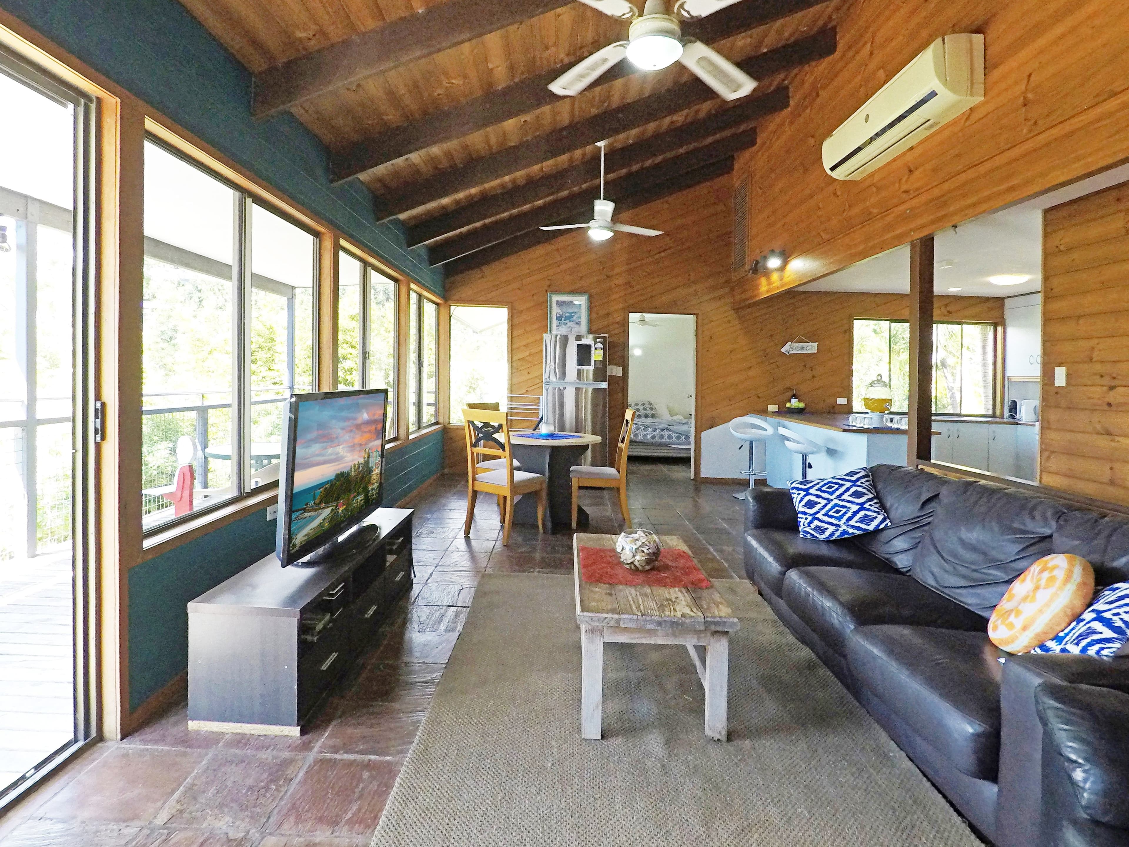 32 Waterson Way, Airlie Beach QLD 4802, Airlie Beach - Thumbnail 3