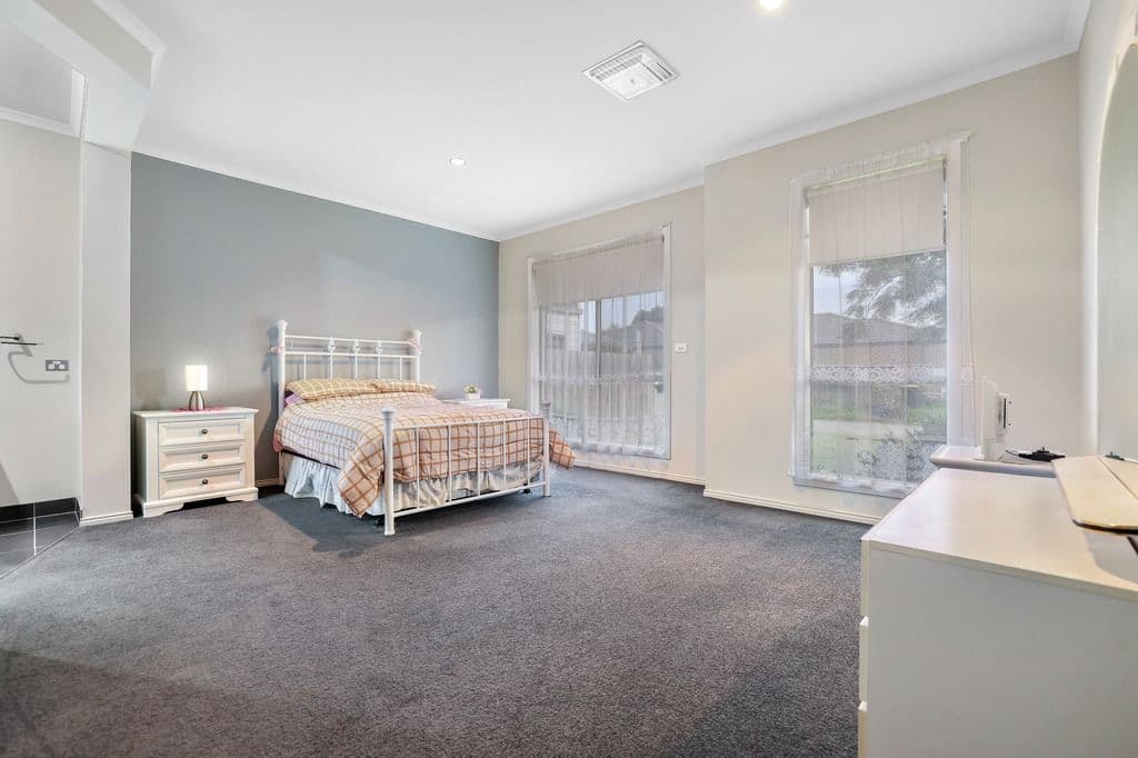 5 Keats Court, Truganina VIC 3029, Truganina - Thumbnail 3