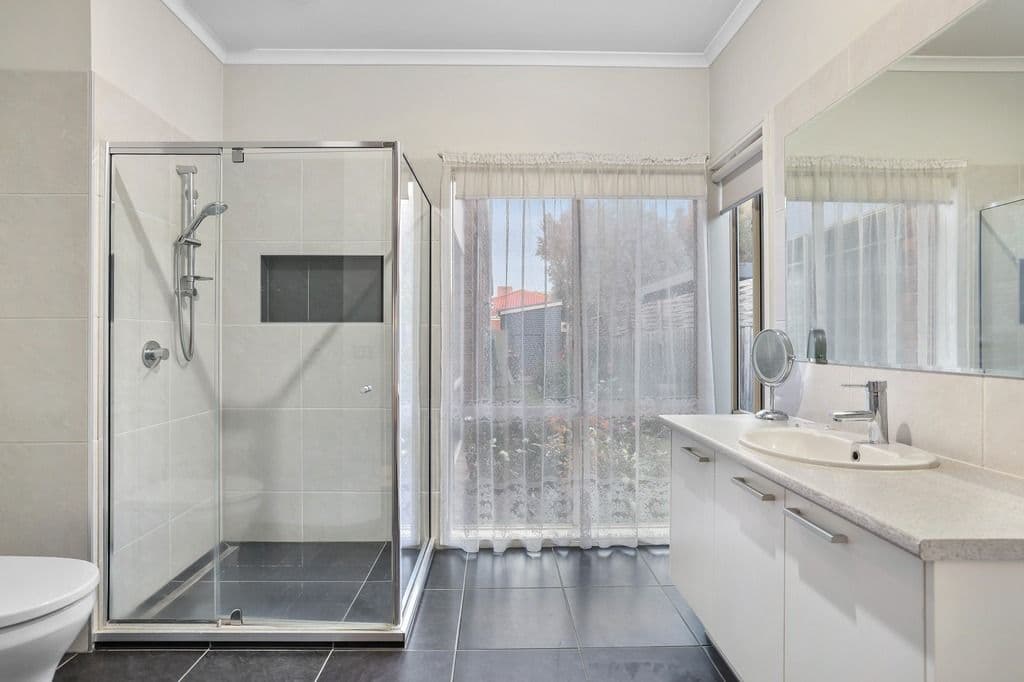 5 Keats Court, Truganina VIC 3029, Truganina - Thumbnail 4