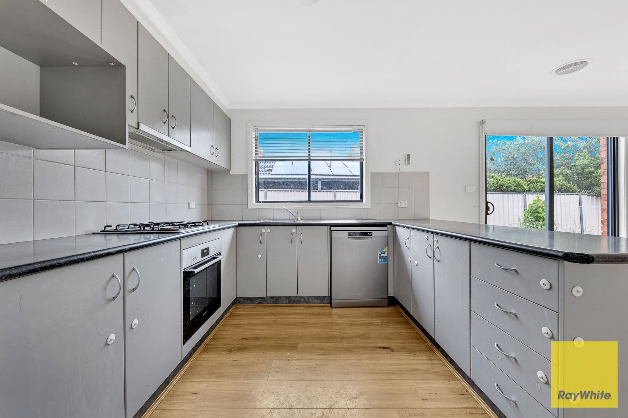 4 Hollows Circuit, Tarneit VIC 3029, Tarneit - Thumbnail 6