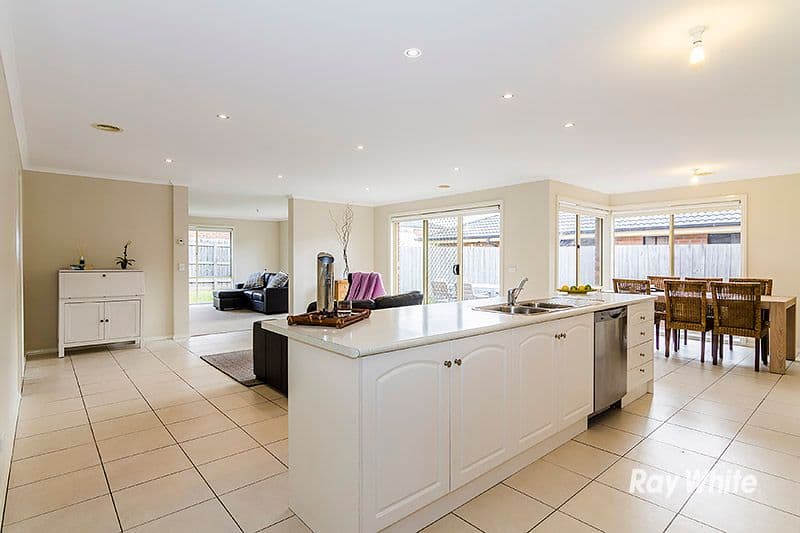 5 Blainroe Crescent, CRANBOURNE VIC 3977, Cranbourne - Thumbnail 5