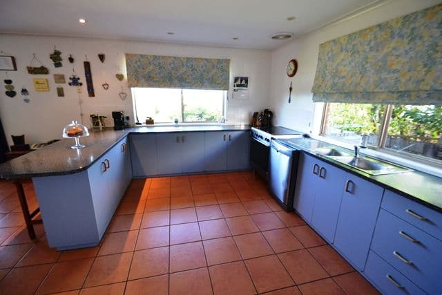14 Delhi Street, Seymour VIC 3660, Seymour - Thumbnail 3