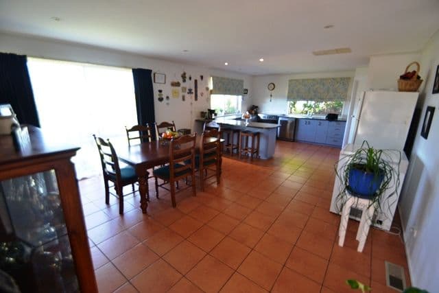 14 Delhi Street, Seymour VIC 3660, Seymour - Thumbnail 5