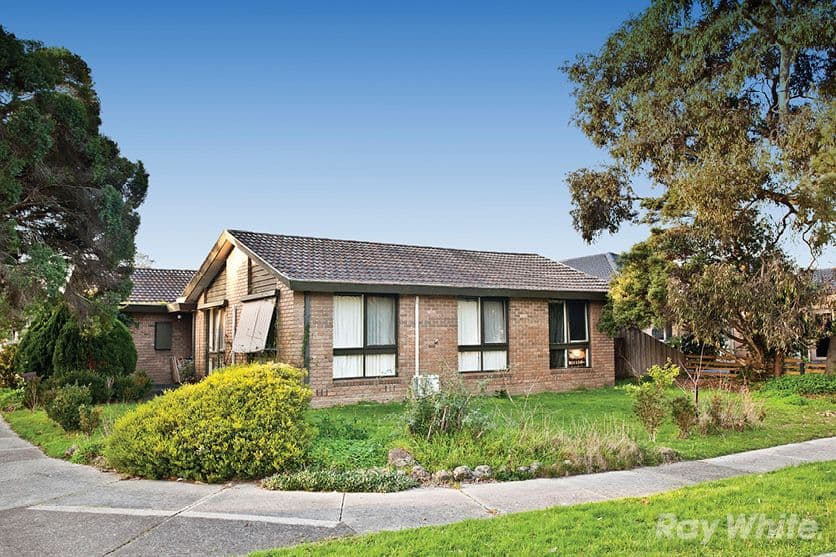 1 Gaynor Crescent, GLEN WAVERLEY VIC 3150, Glen Waverley - Thumbnail 2