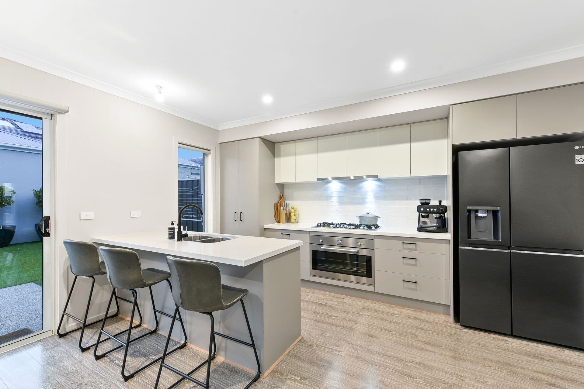 184 Carnival Boulevard, Berwick VIC 3806, Berwick - Thumbnail 5