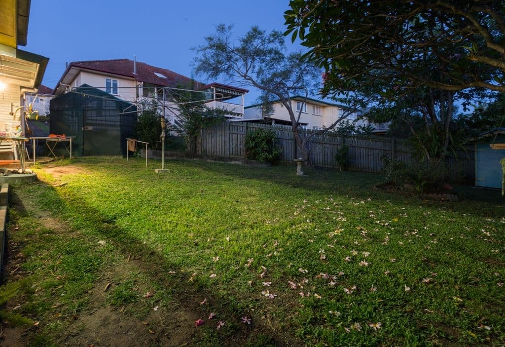 15 Caloola Street, STAFFORD QLD 4053, Stafford - Thumbnail 3