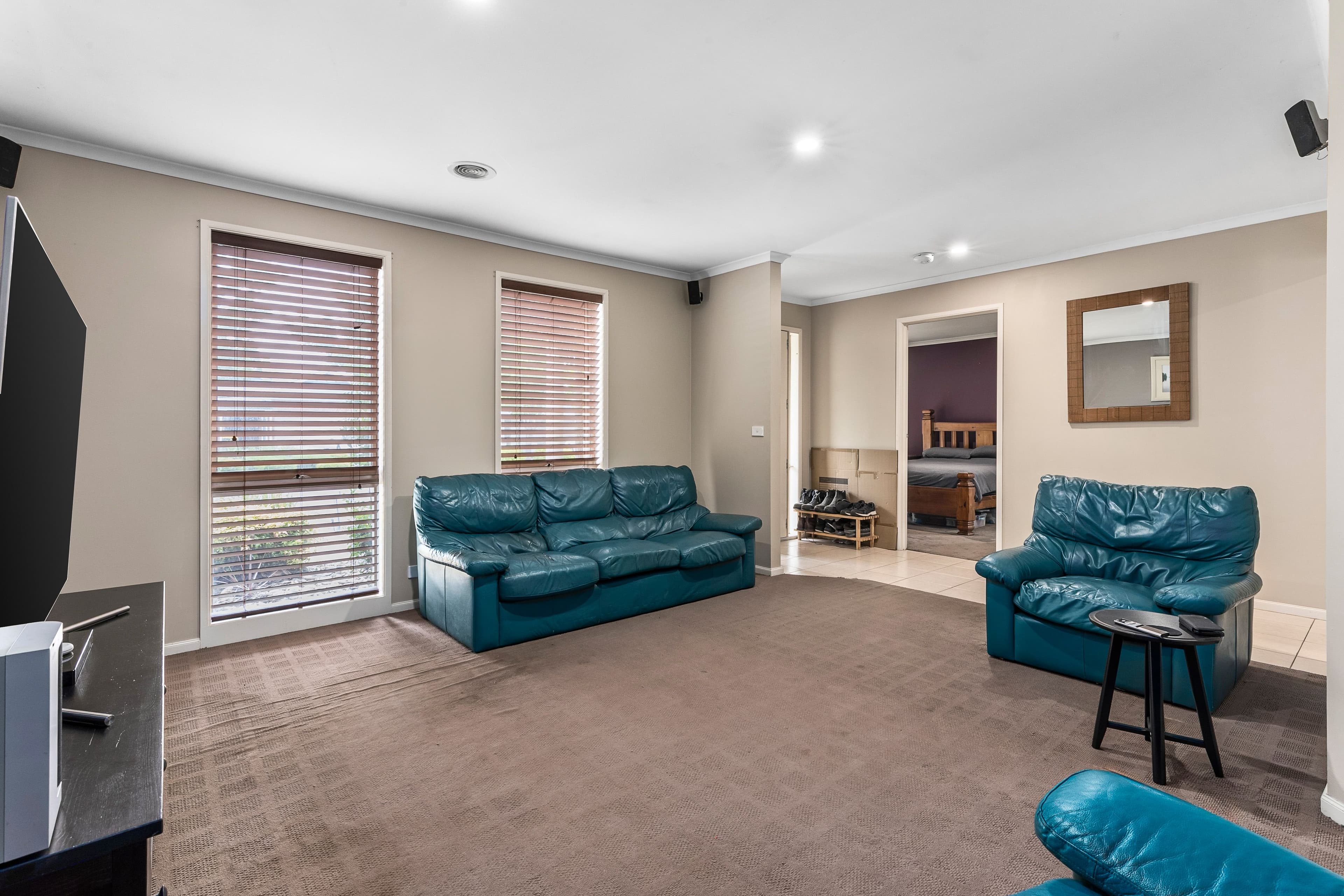 17 Pine Valley Rise, Craigieburn VIC 3064, Craigieburn - Thumbnail 2