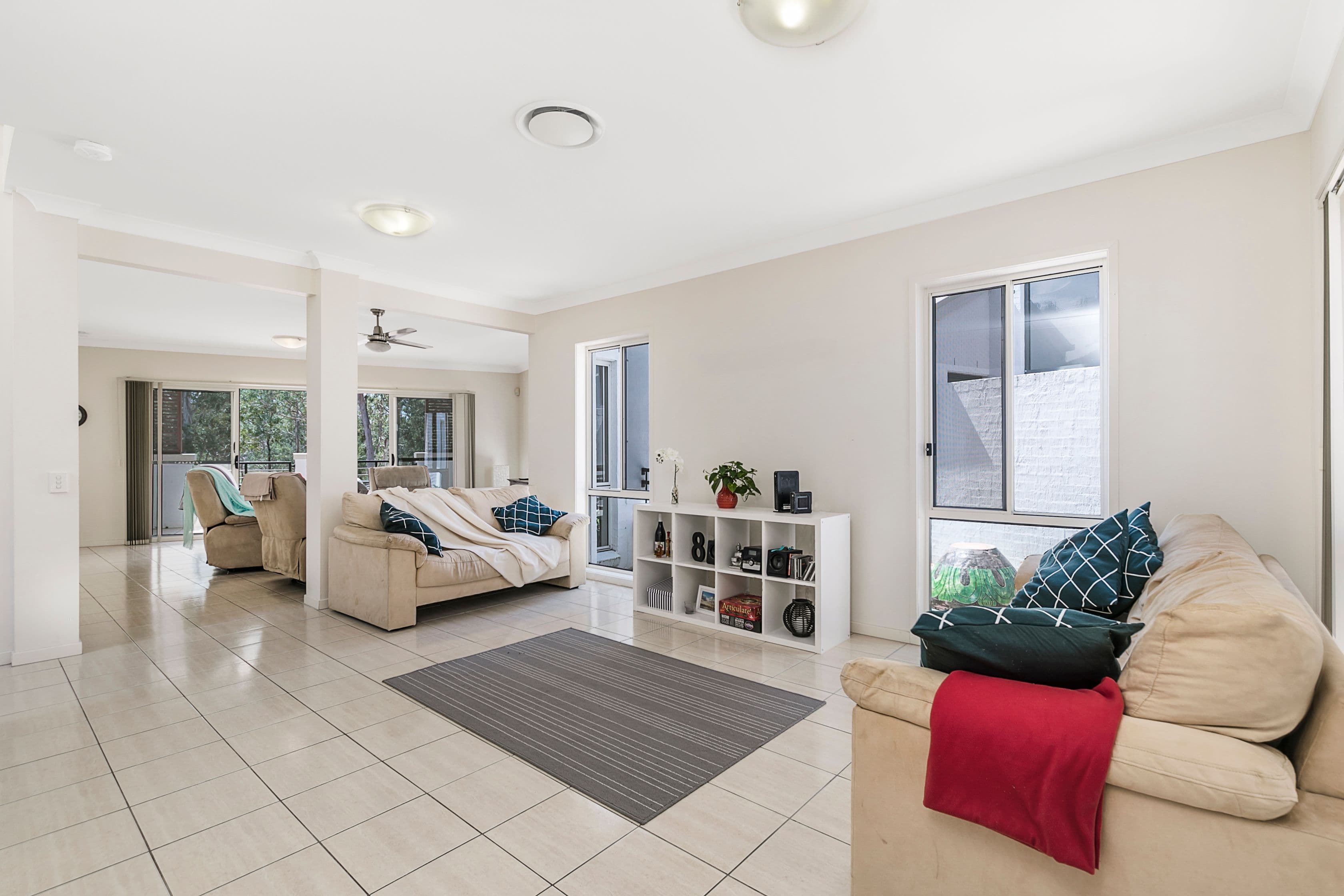 35 Greenway Circuit, Mount Ommaney QLD 4074, Mount Ommaney - Thumbnail 4
