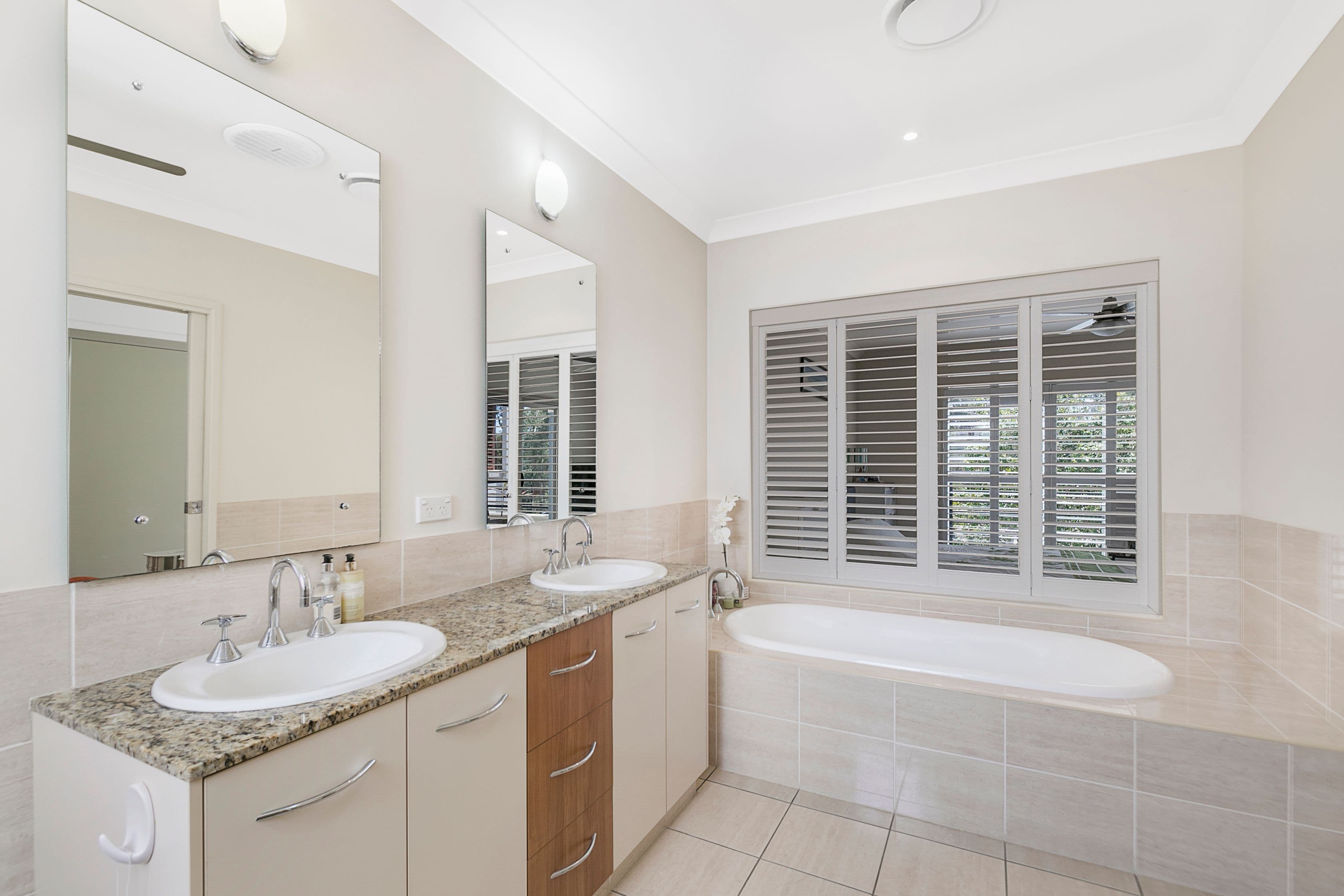 35 Greenway Circuit, Mount Ommaney QLD 4074, Mount Ommaney - Thumbnail 8