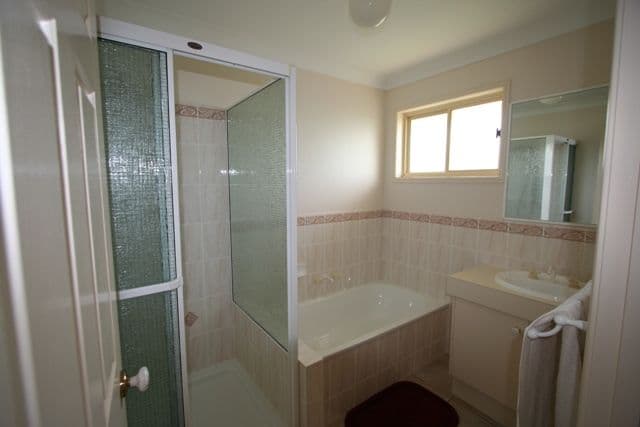 121  Whites Road, MANLY WEST QLD 4179, Manly West - Thumbnail 5