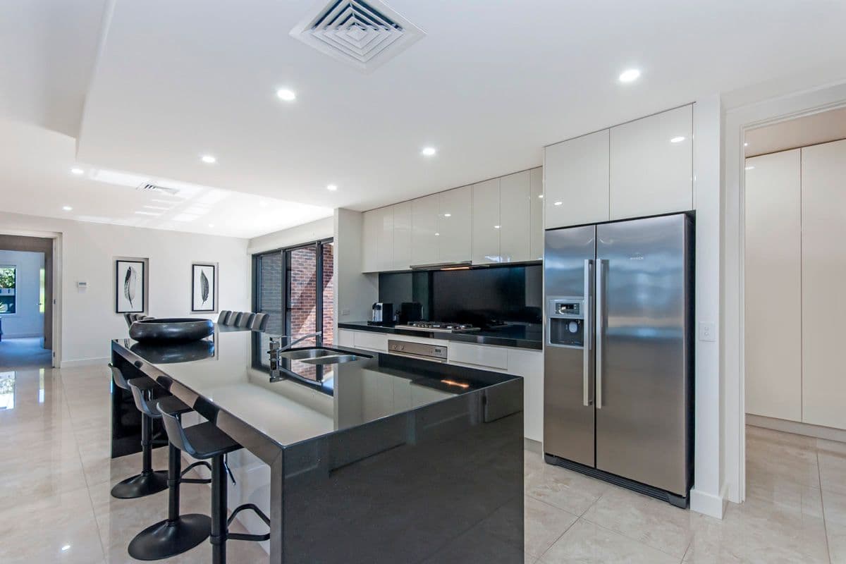 18 Flinders Street, Warrnambool VIC 3280, Warrnambool - Thumbnail 3