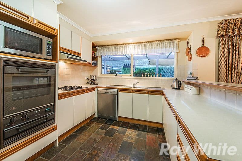 91 Waverley Park Drive, Cranbourne North VIC 3977, Cranbourne North - Thumbnail 2