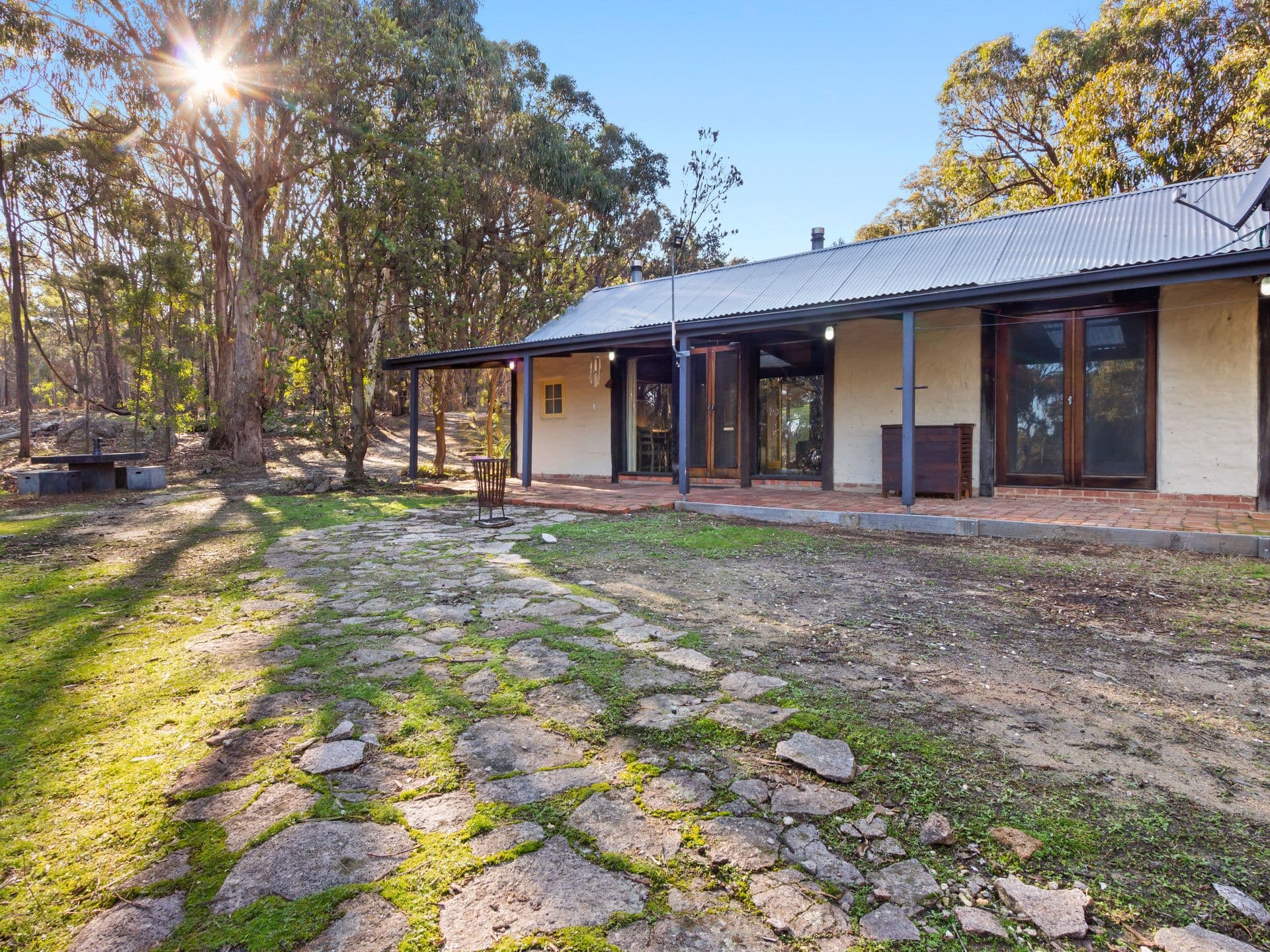 1/1 Hatfield Drive, Drouin, Drouin - Image 1