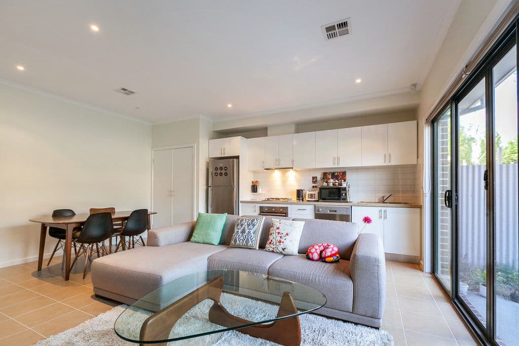 34 Willoughby Street, RESERVOIR VIC 3073, Reservoir - Thumbnail 2