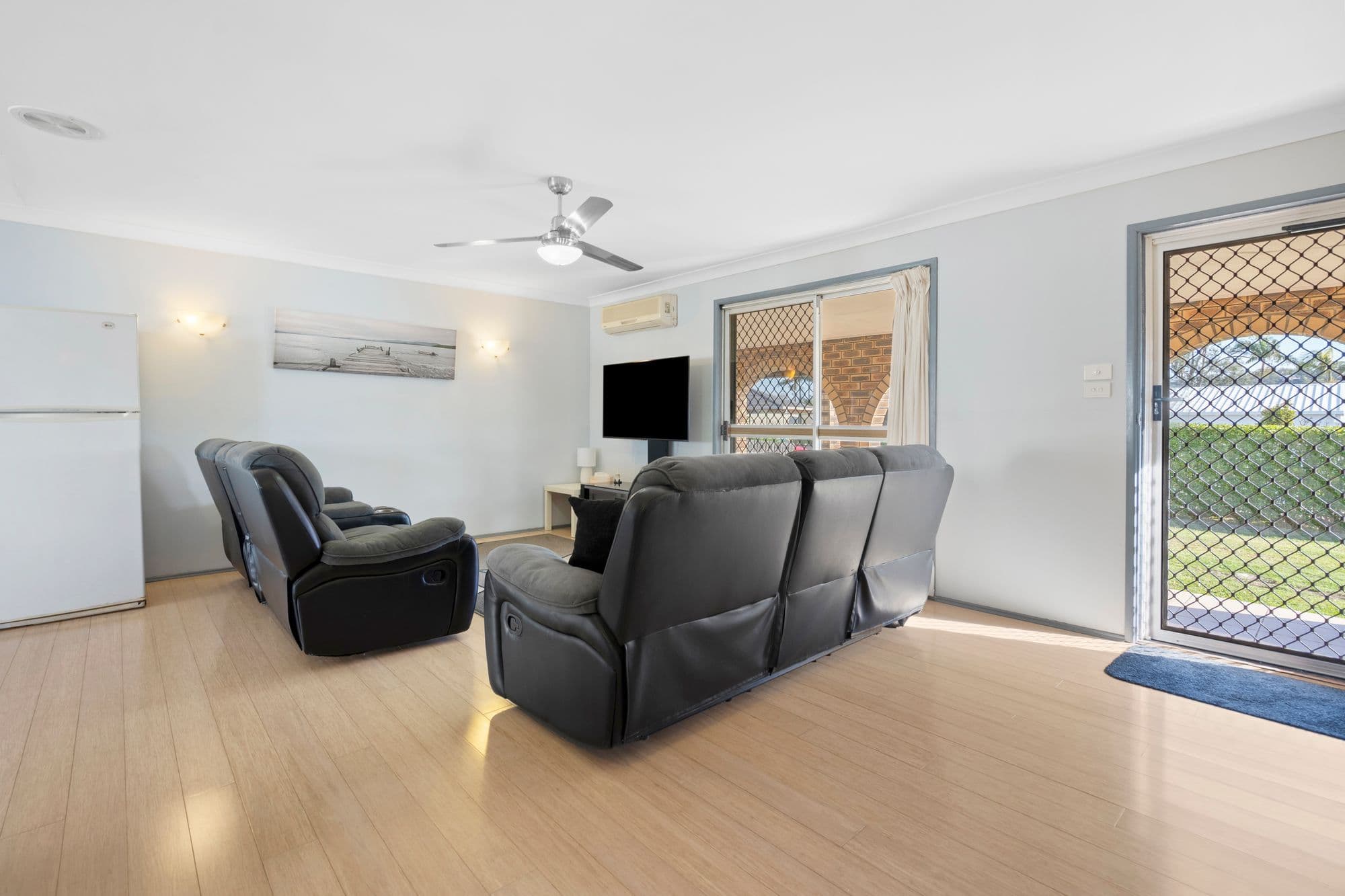 27 Glendevon Crescent, Mount Warren Park QLD 4207, Mount Warren Park - Thumbnail 6