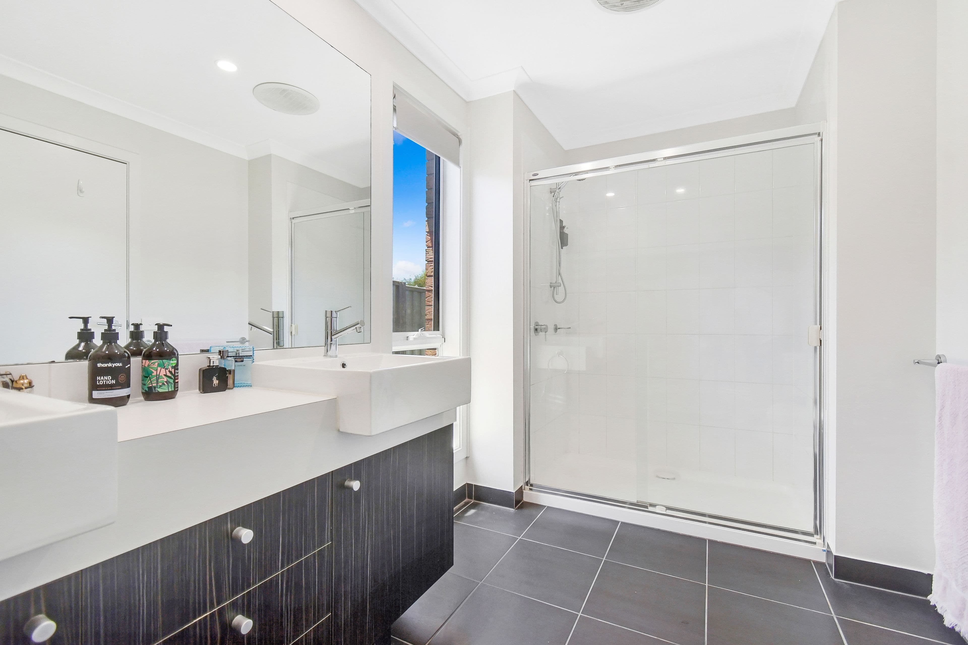 10 Warbler Street, Pakenham VIC 3810, Pakenham - Thumbnail 7