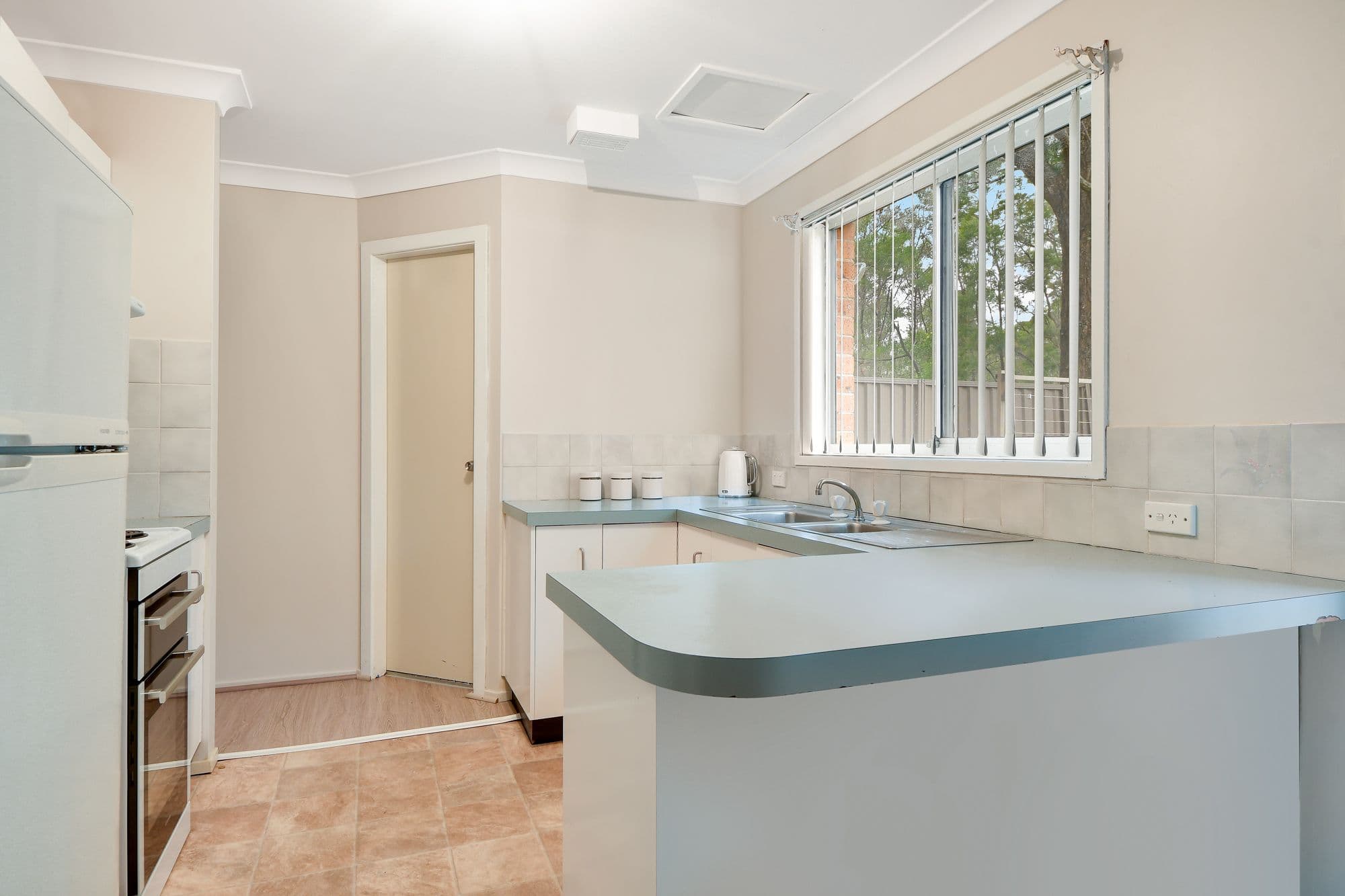 11 Mundarda Place, St Helens Park - Thumbnail 2