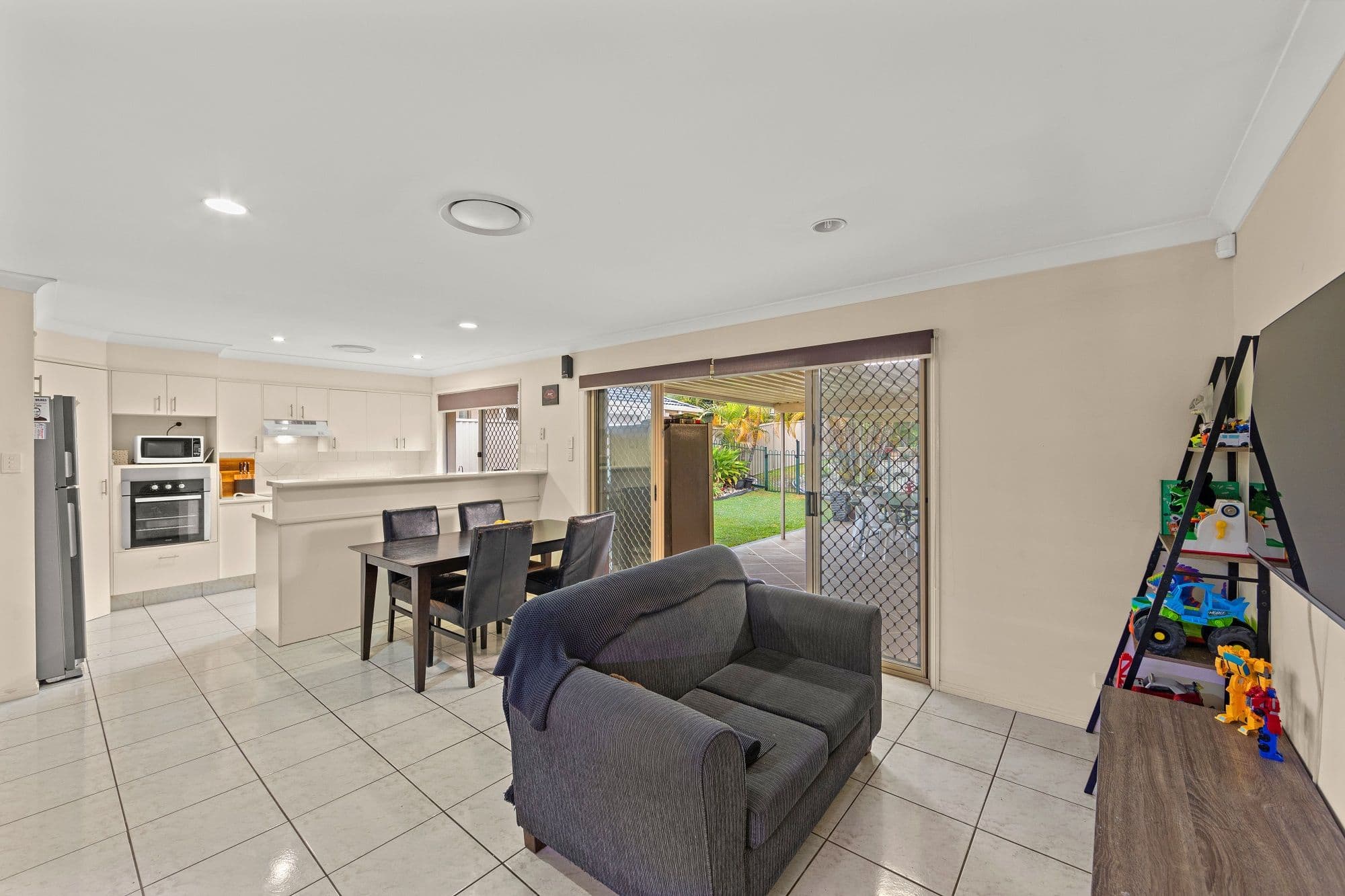 16 Desert Falls Crescent, Parkwood QLD 4214, Parkwood - Thumbnail 4