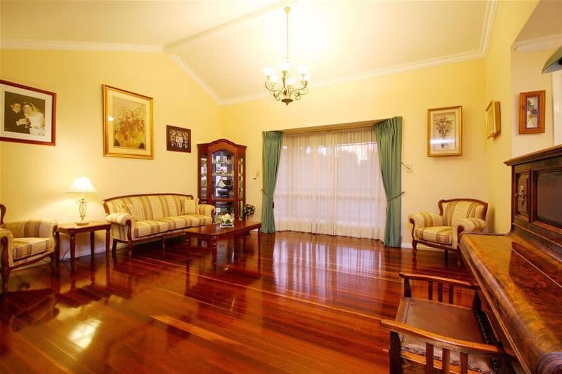 210 Blossom Park Drive, MILL PARK VIC 3082, Mill Park - Thumbnail 2
