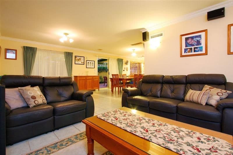 210 Blossom Park Drive, MILL PARK VIC 3082, Mill Park - Thumbnail 5