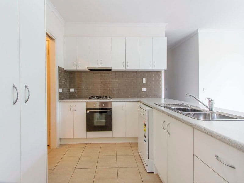 5 Rosslyn Avenue, SEAFORD VIC 3198, Seaford - Thumbnail 2