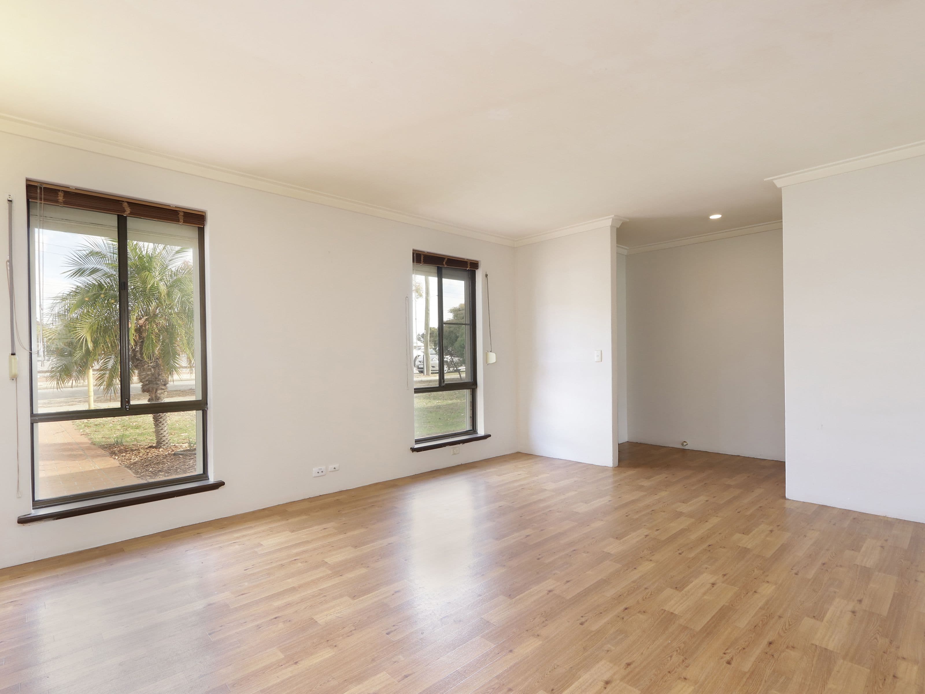 98 Railway Parade, Queens Park WA 6107, Queens Park - Thumbnail 7