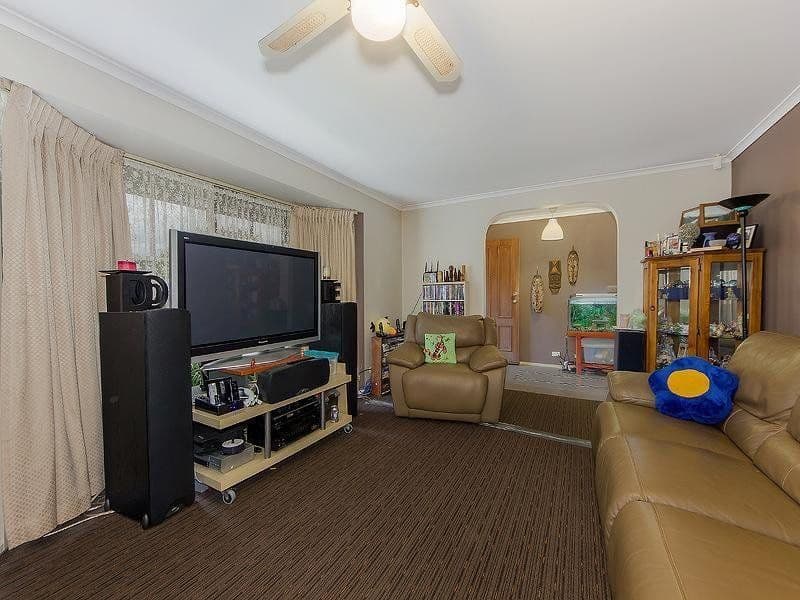 2 Regis Close, Werribee VIC 3030, Werribee - Thumbnail 4