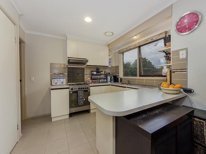 2 Regis Close, Werribee VIC 3030, Werribee - Thumbnail 5