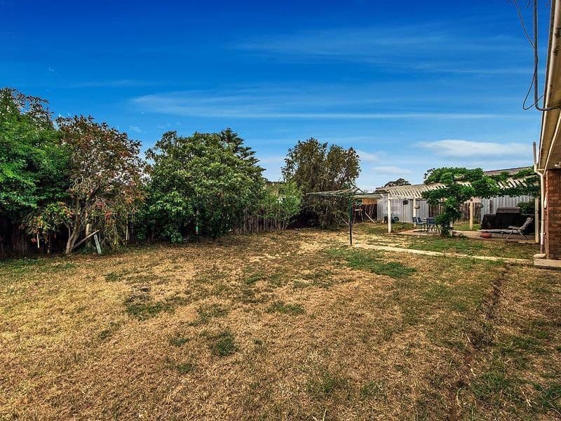 2 Regis Close, Werribee VIC 3030, Werribee - Thumbnail 8