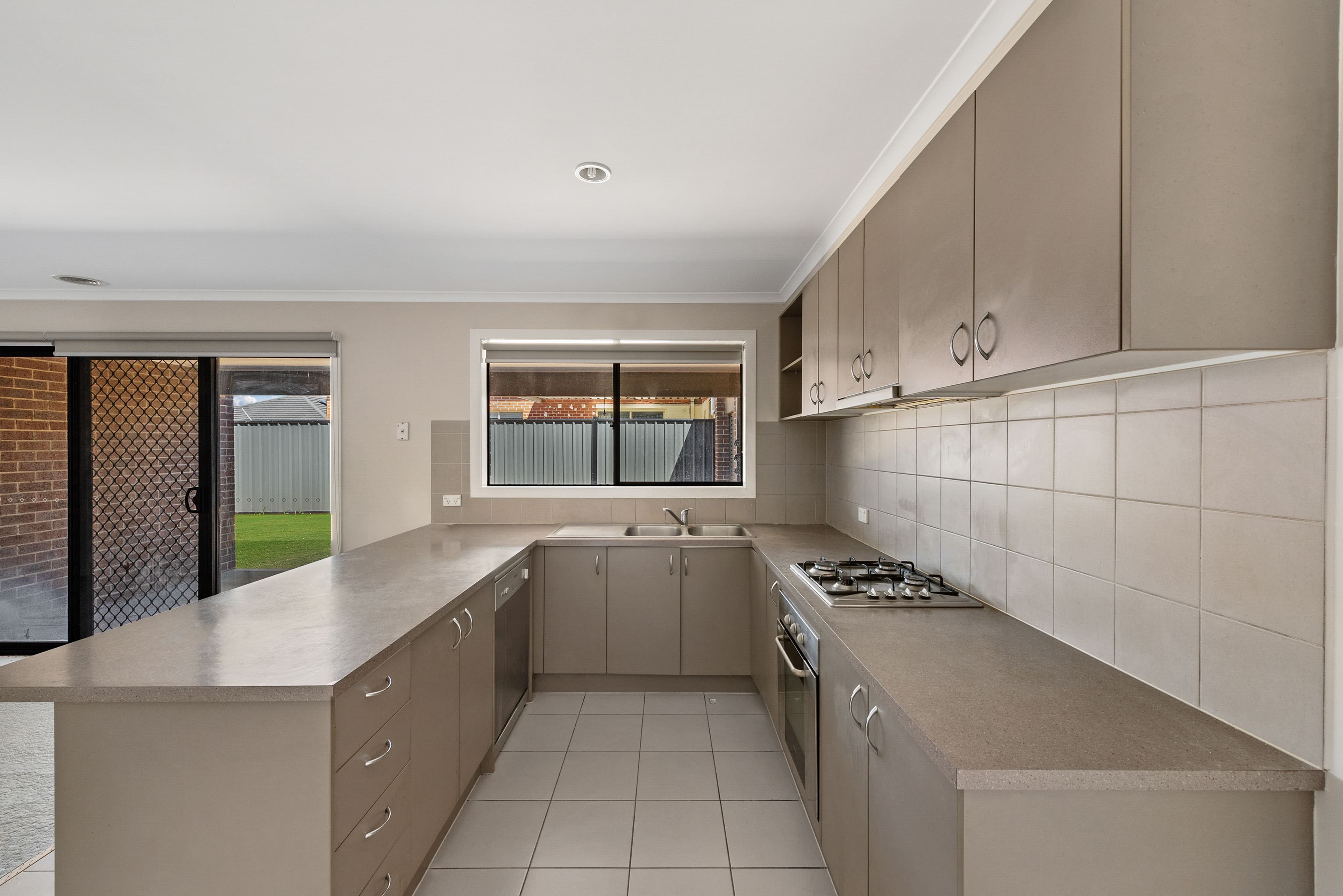 13 Oakham Glade, DERRIMUT VIC 3026, Derrimut - Thumbnail 6