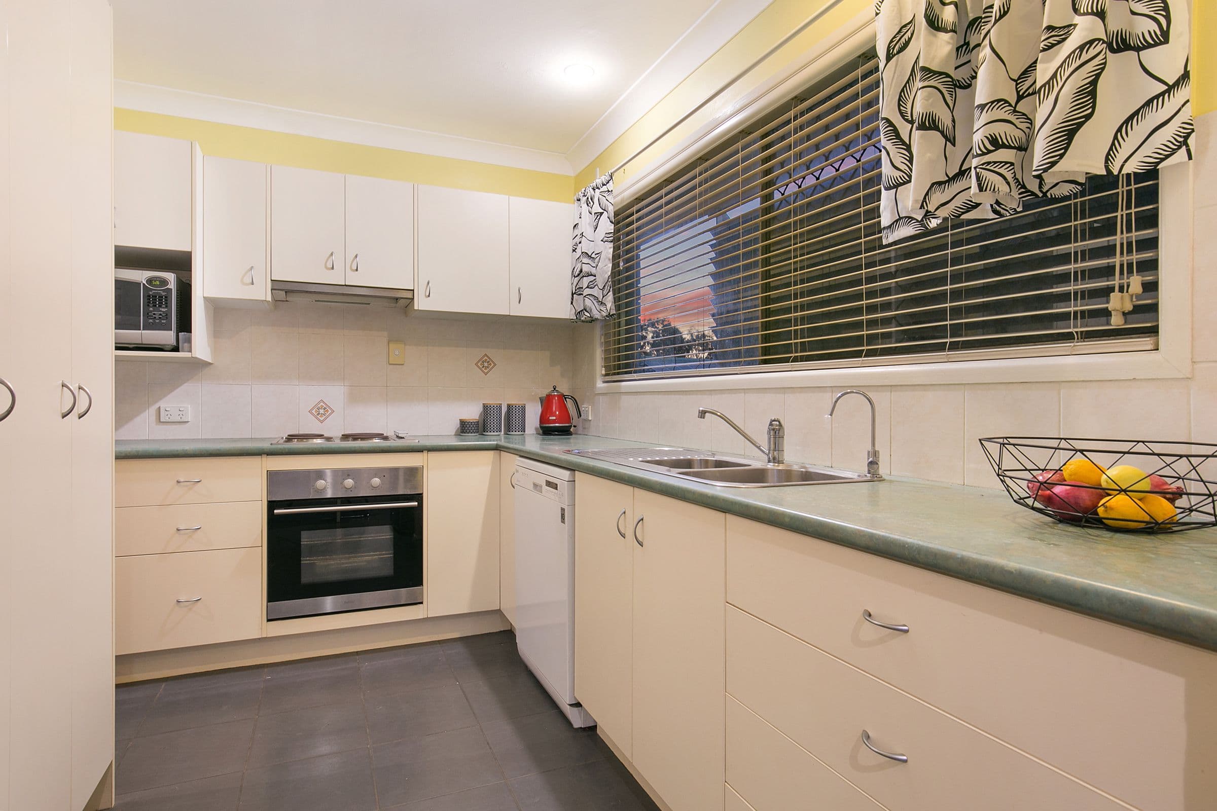 1 Lowmead Street, Underwood QLD 4119, Underwood - Thumbnail 6