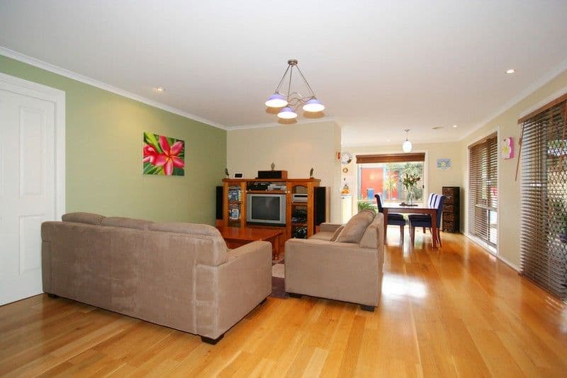 10 Forest Oak Drive, Upper Ferntree Gully VIC 3156, Upper Ferntree Gully - Thumbnail 2