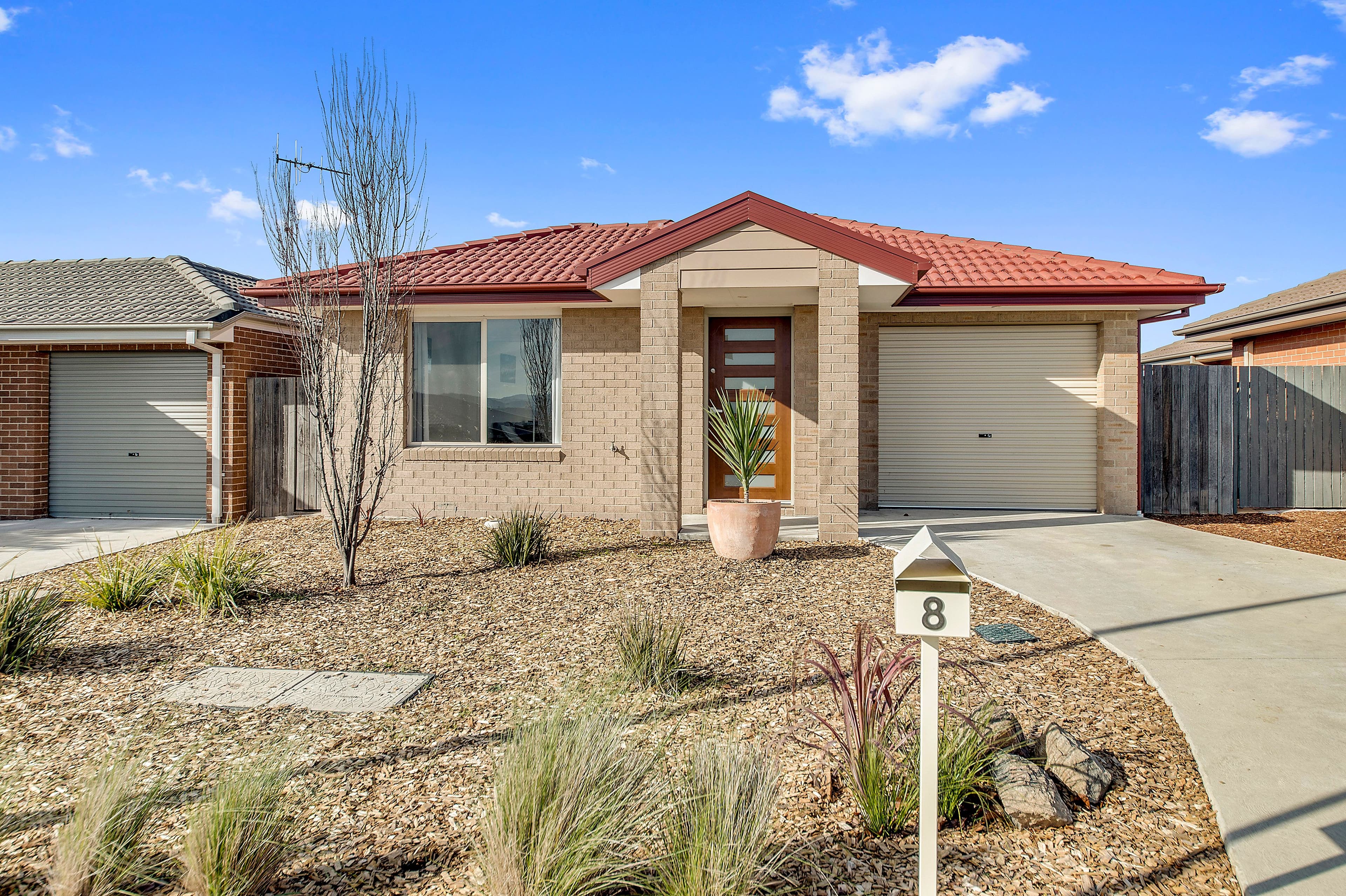 8 Isbister Street, Macgregor ACT 2615, Macgregor - Image 1