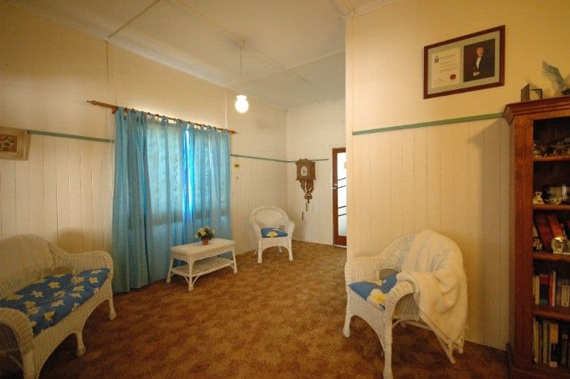 213 West Street, HARRISTOWN QLD 4350, Harristown - Thumbnail 6