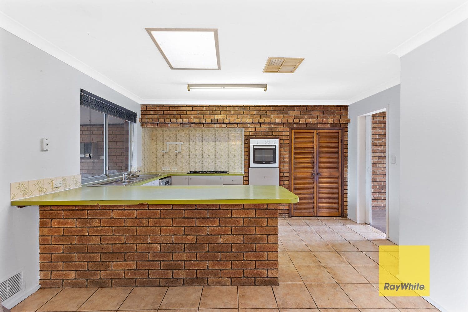 32 Greenough Way, Gosnells WA 6110, Gosnells - Thumbnail 3