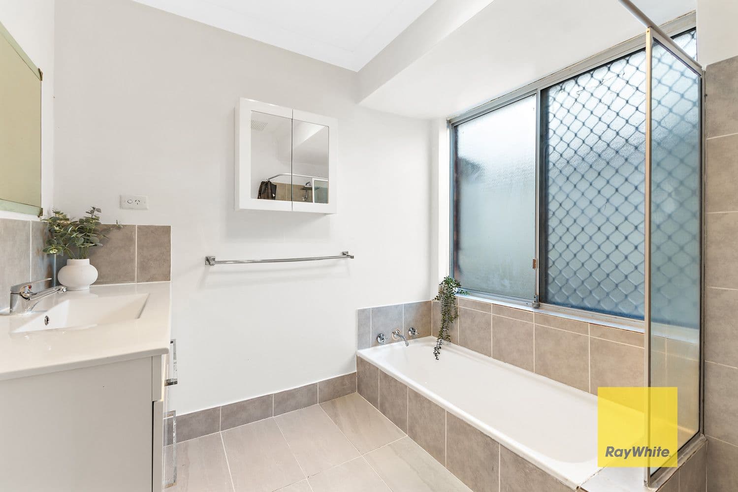 32 Greenough Way, Gosnells WA 6110, Gosnells - Thumbnail 7