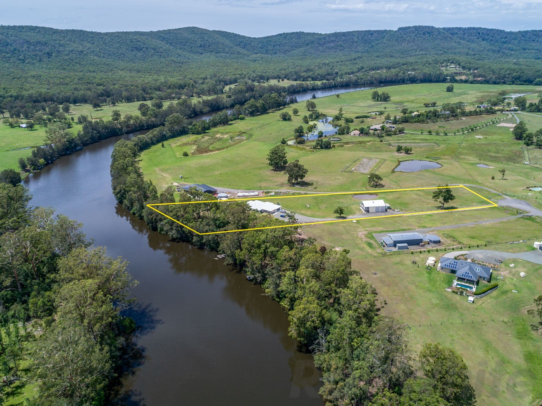 13 Deptford Close, Clarence Town - Image 1