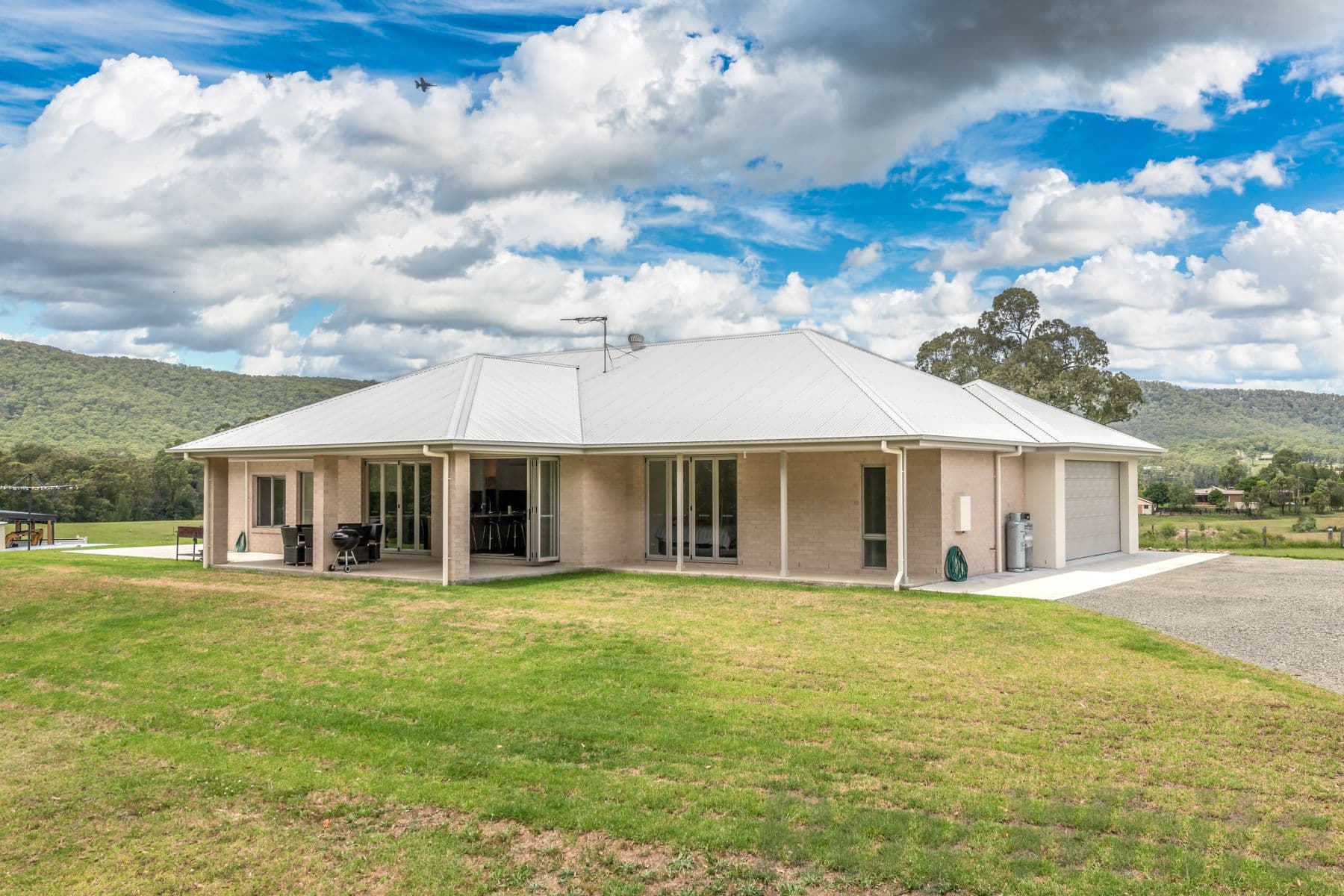 13 Deptford Close, Clarence Town - Thumbnail 2
