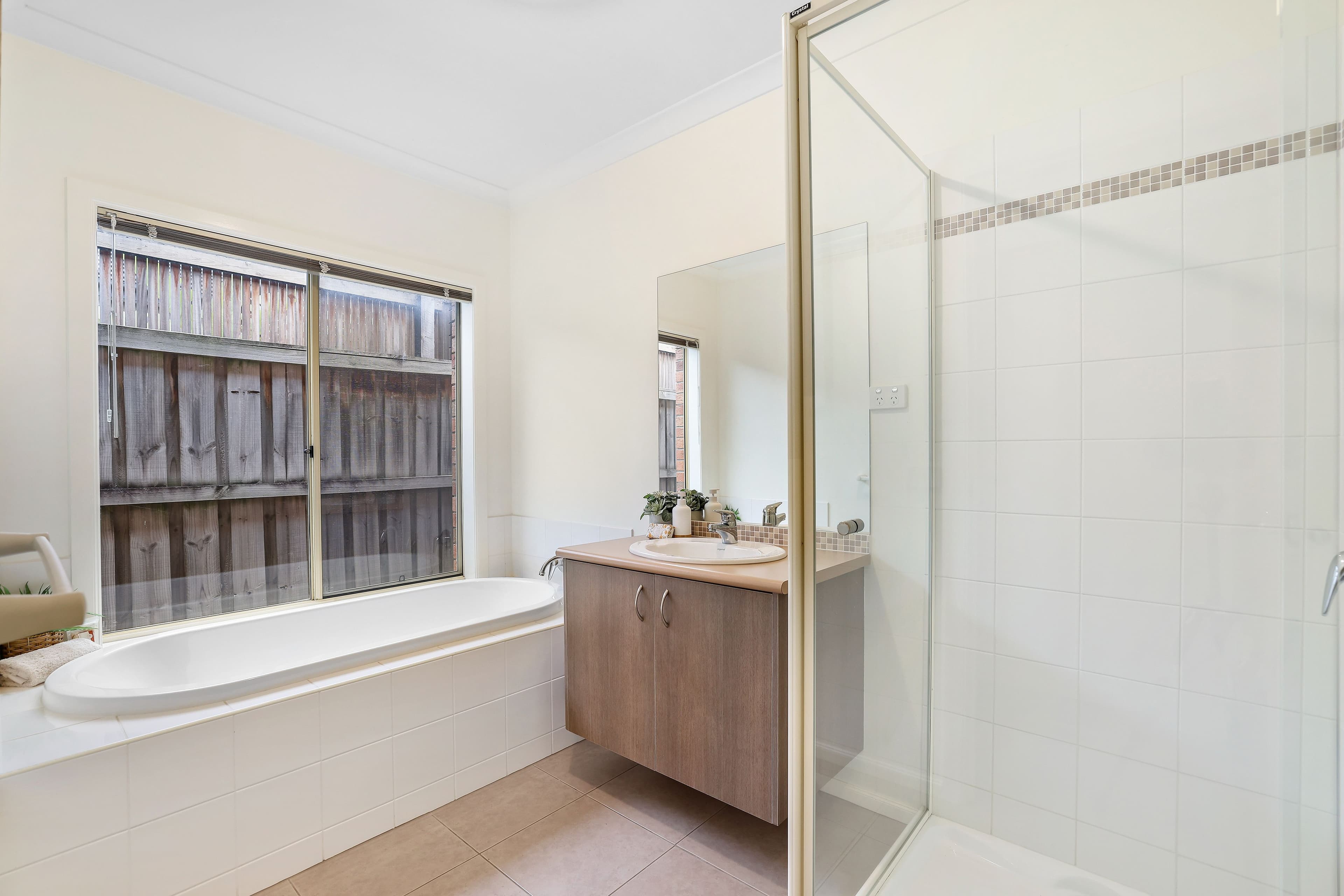 25 Viewgrand Rise, Lysterfield VIC 3156, Lysterfield - Thumbnail 2