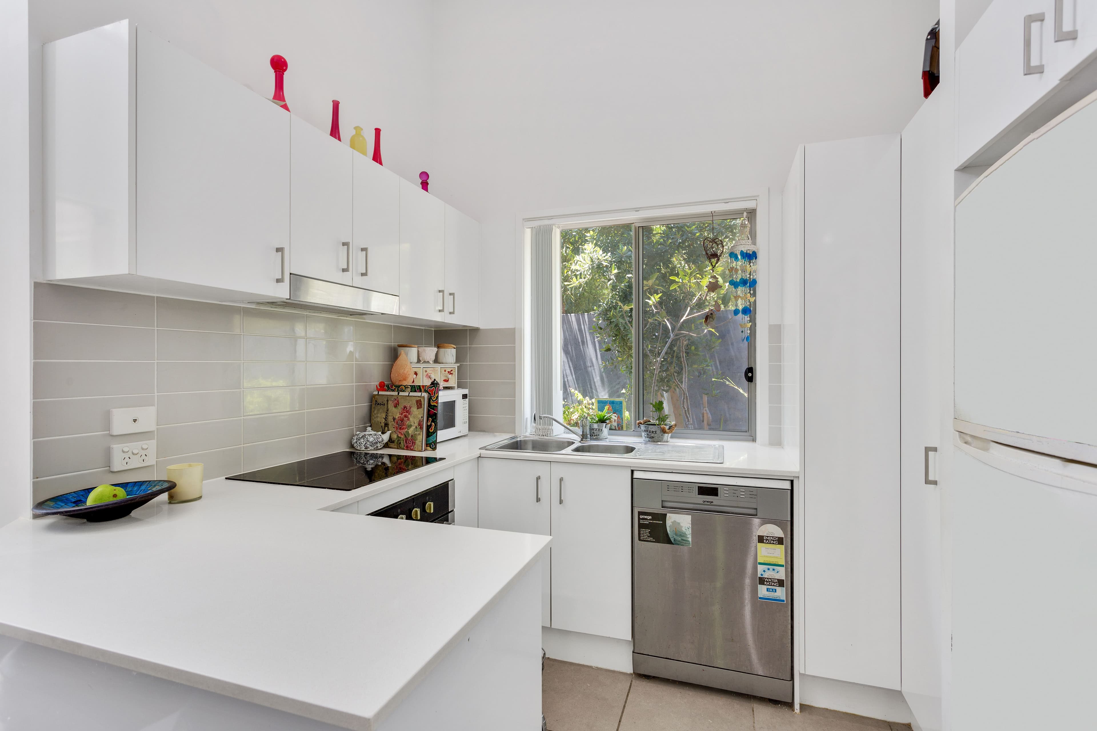 16 Sapphire Place, Elanora QLD 4221, Elanora - Thumbnail 4